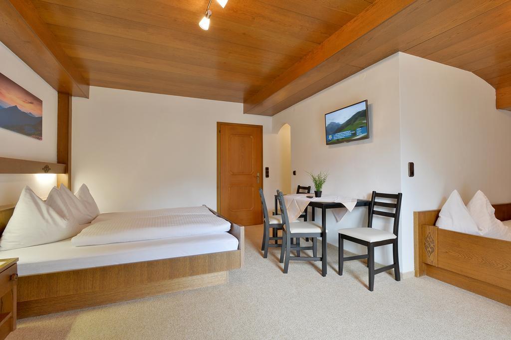 Landhaus Zum Griena Майргофен Номер фото